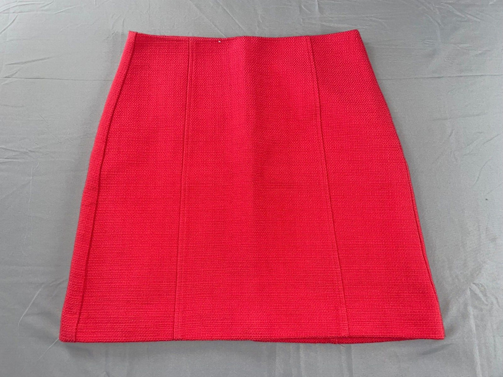 Ann Taylor Loft Rear Zip Lined Texture Jacquard A-Line Skirt. Hot Pink, Size 6.
